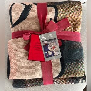 New 
Disney Throw Snow White